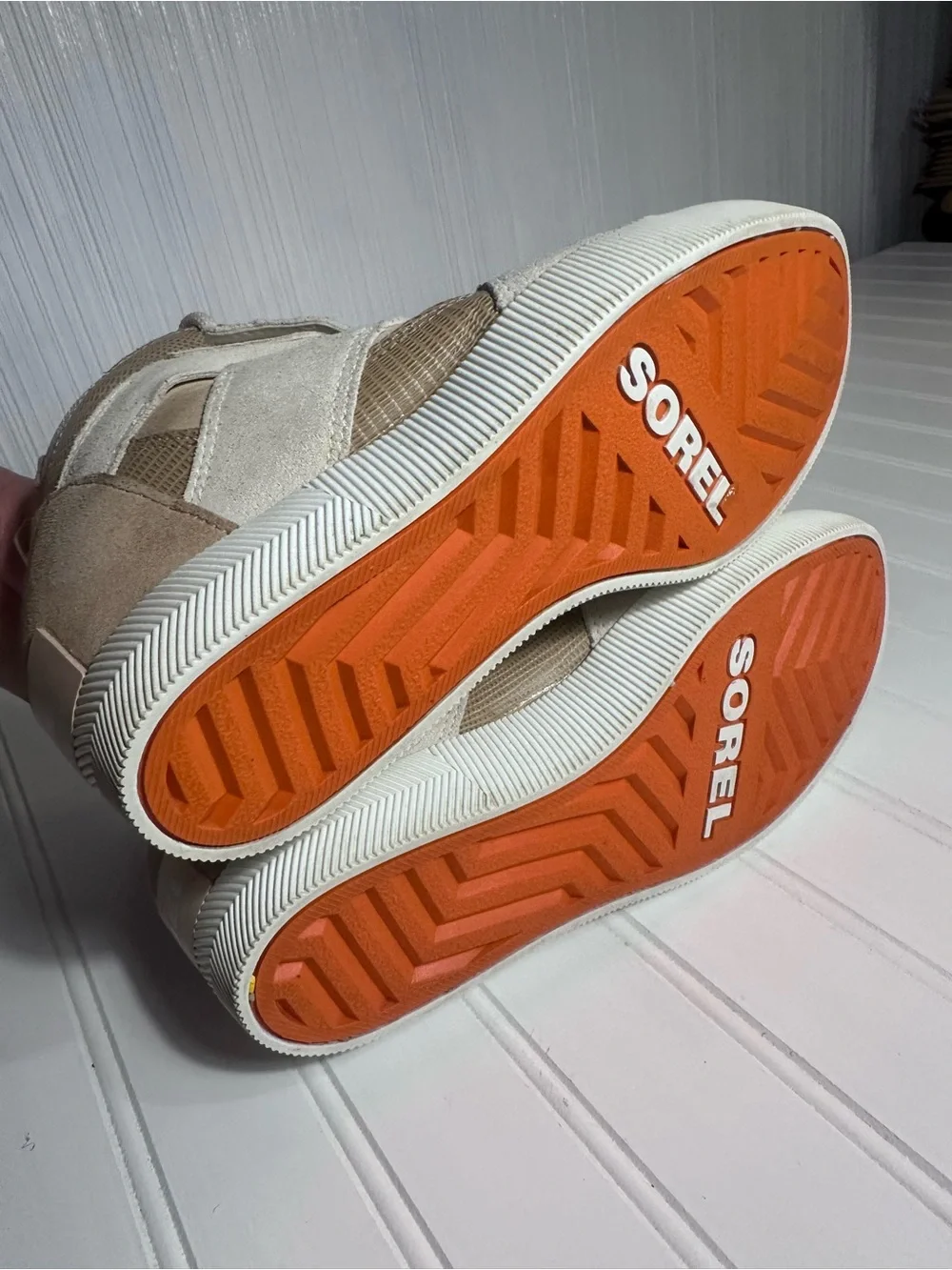 Sorel Out N About Sport wedge boots women’s 9.5